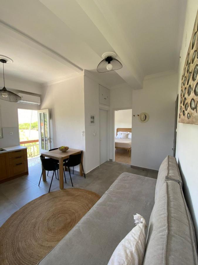 Thassa Beach Apartment No1 Leonídion Екстериор снимка